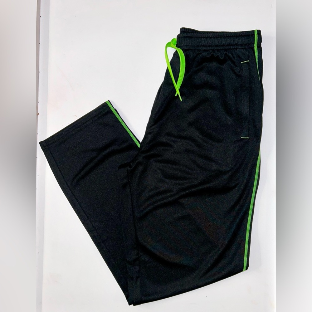 TOTNMC Men’s lightweight workout sweatpants open bottom athletic track pants.